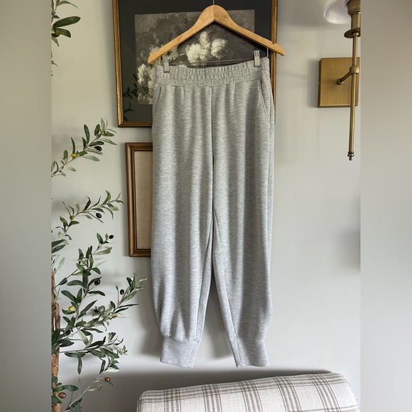 Varley The Relaxed Pant 27.5" sz M in Gray - Picture 2 of 11